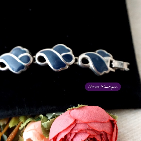 💙 VINTAGE Silver Plate Blue Paint Linked Bracelet 📿 - Picture 3 of 6